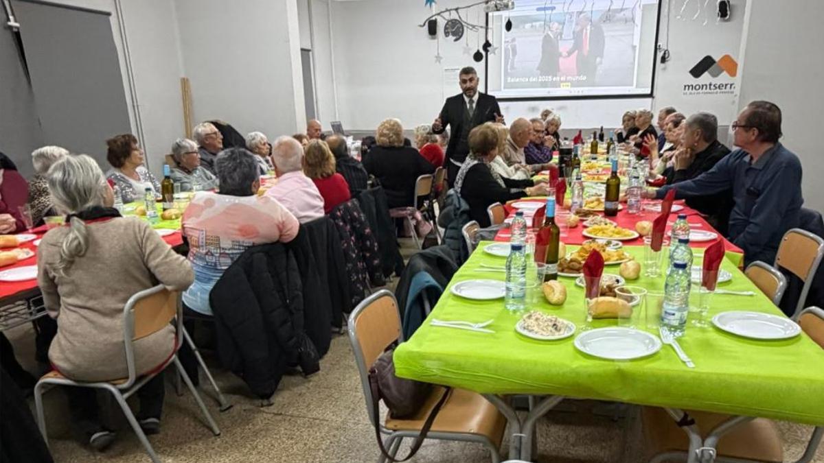 El sopar solidari de Cap d'Any a Sant Vicenç que serveix companyia a gent gran
