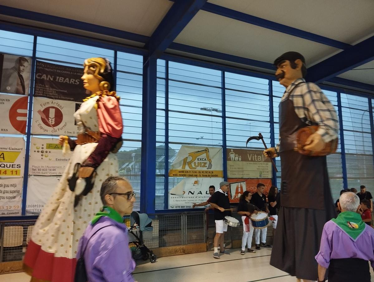 Sant Vicenç fa gran el correfoc infantil i salva la trobada de gegants