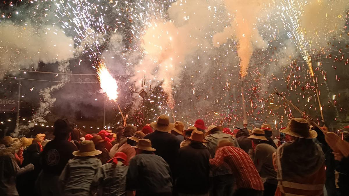 La situació de risc d’incendi deixa Sant Vicenç sense correfoc i Llegenda de Castellet
