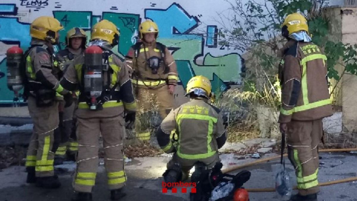 Extingeixen un foc que cremava uns papers a l'interior d'una nau del Raval Nou, a Sant Vicenç