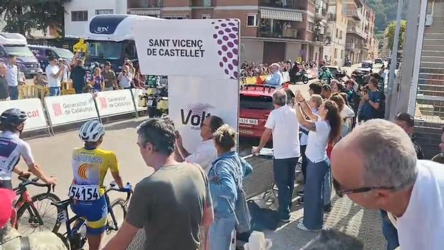 Sant Vicenç de Castellet esmorza amb la sortida de la segona etapa de la Volta a Catalunya femenina