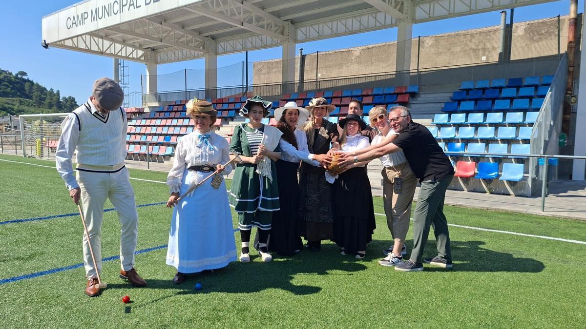La Fira del Vapor de Sant Vicenç s’amplia a tres dies i recrea els esports de principis del segle XX
