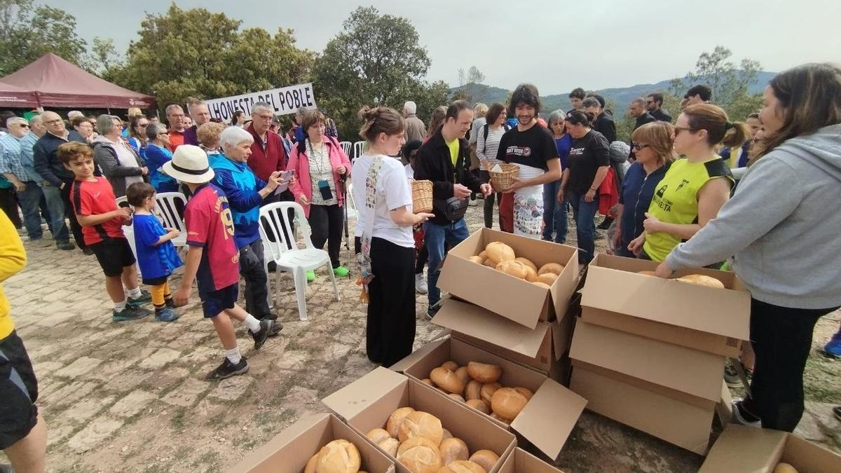 L’Aplec del Panellet torna a Sant Pere de Vallhonesta després de vuit anys