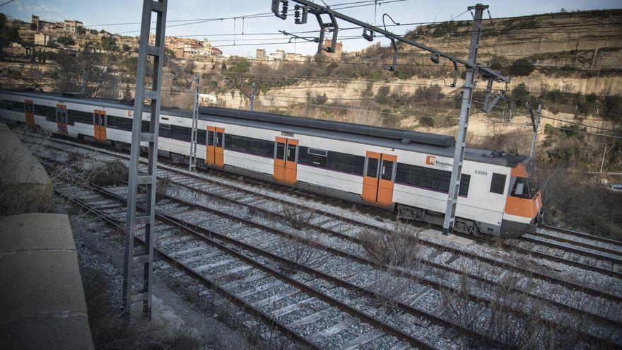 Una incidència en el sistema de senyalització provoca retards durant quatre hores a l'R4