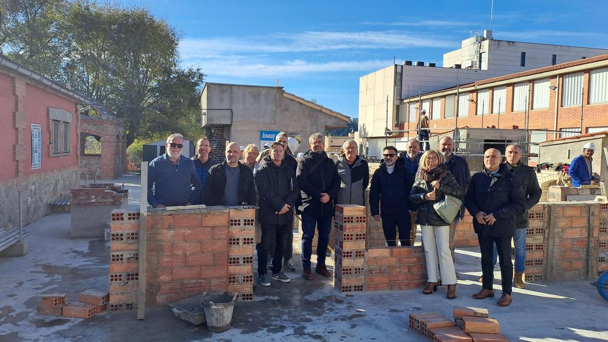 Sant Vicenç de Castellet exhibeix el múscul de la construcció en una trobada que reuneix els gremis de la demarcació