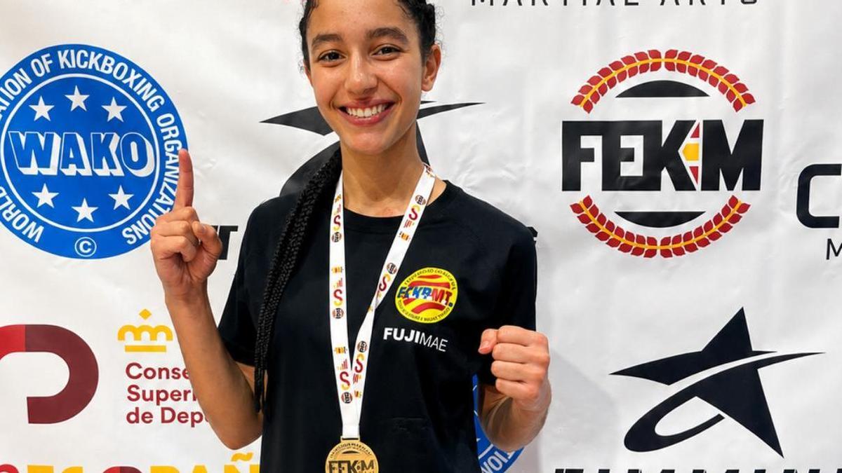 Sara Ouraichi, de Sant Vicenç de Castellet, guanya el campionat estatal de kickboxing júnior de menys de 65 kg