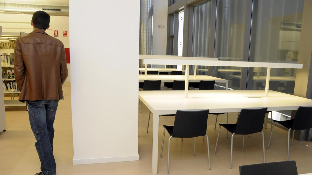 La biblioteca de Sant Vicenç obre fins a mitjanit per al període d’exàmens