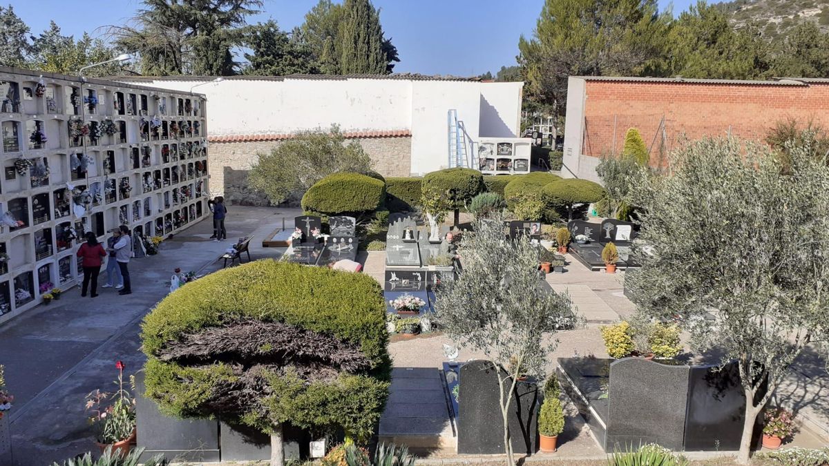 Sant Vicenç exonera la taxa de canvi de nom de nínxols, tombes i columbaris per promoure'n l'actualització
